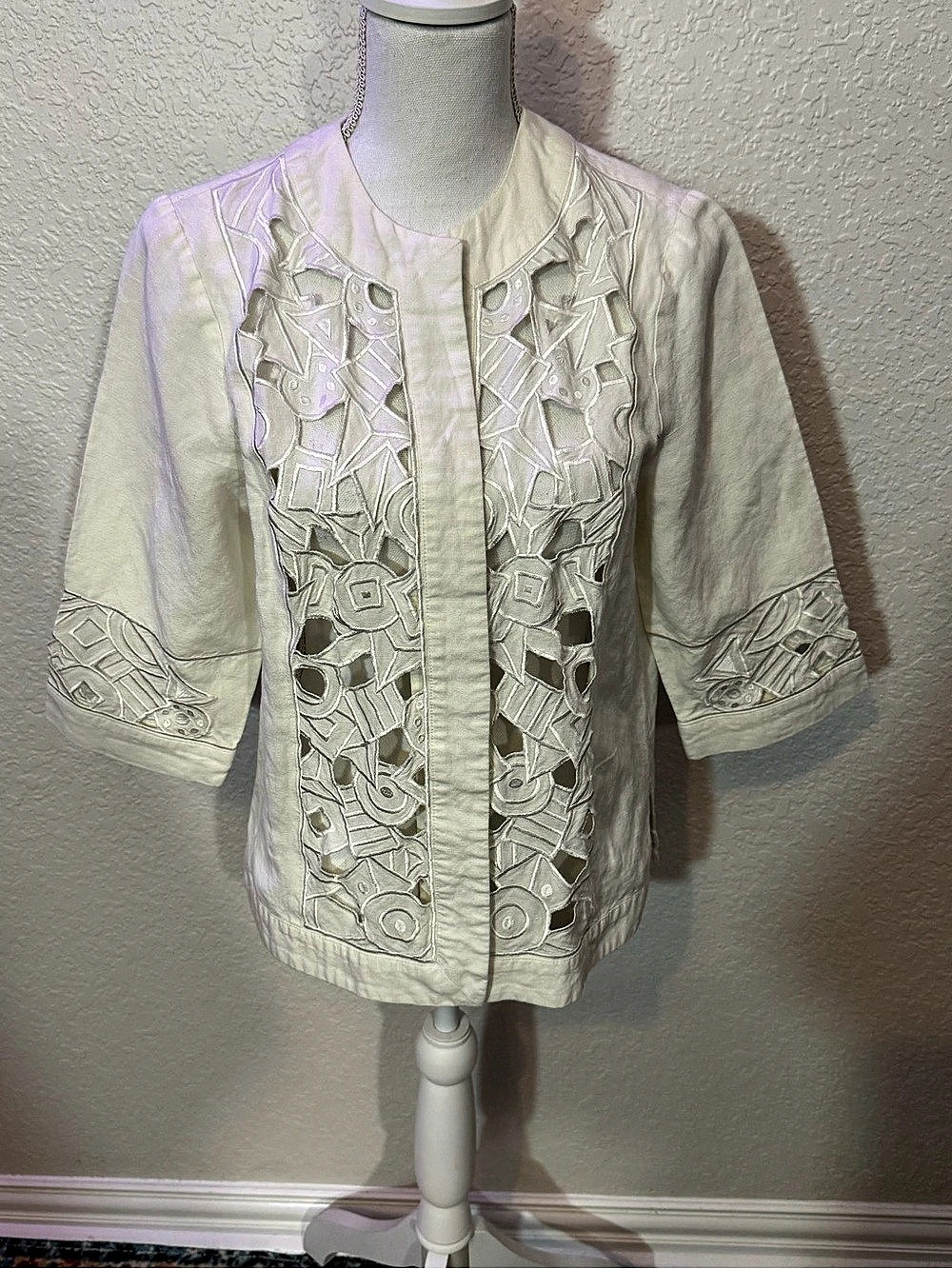 Bob Mackie White Cutwork Jacket Size Small (B8)